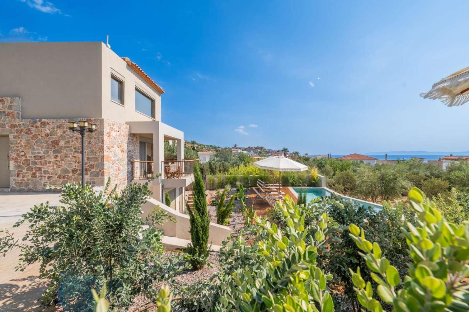Petradi Suites كالاماتا المظهر الخارجي الصورة