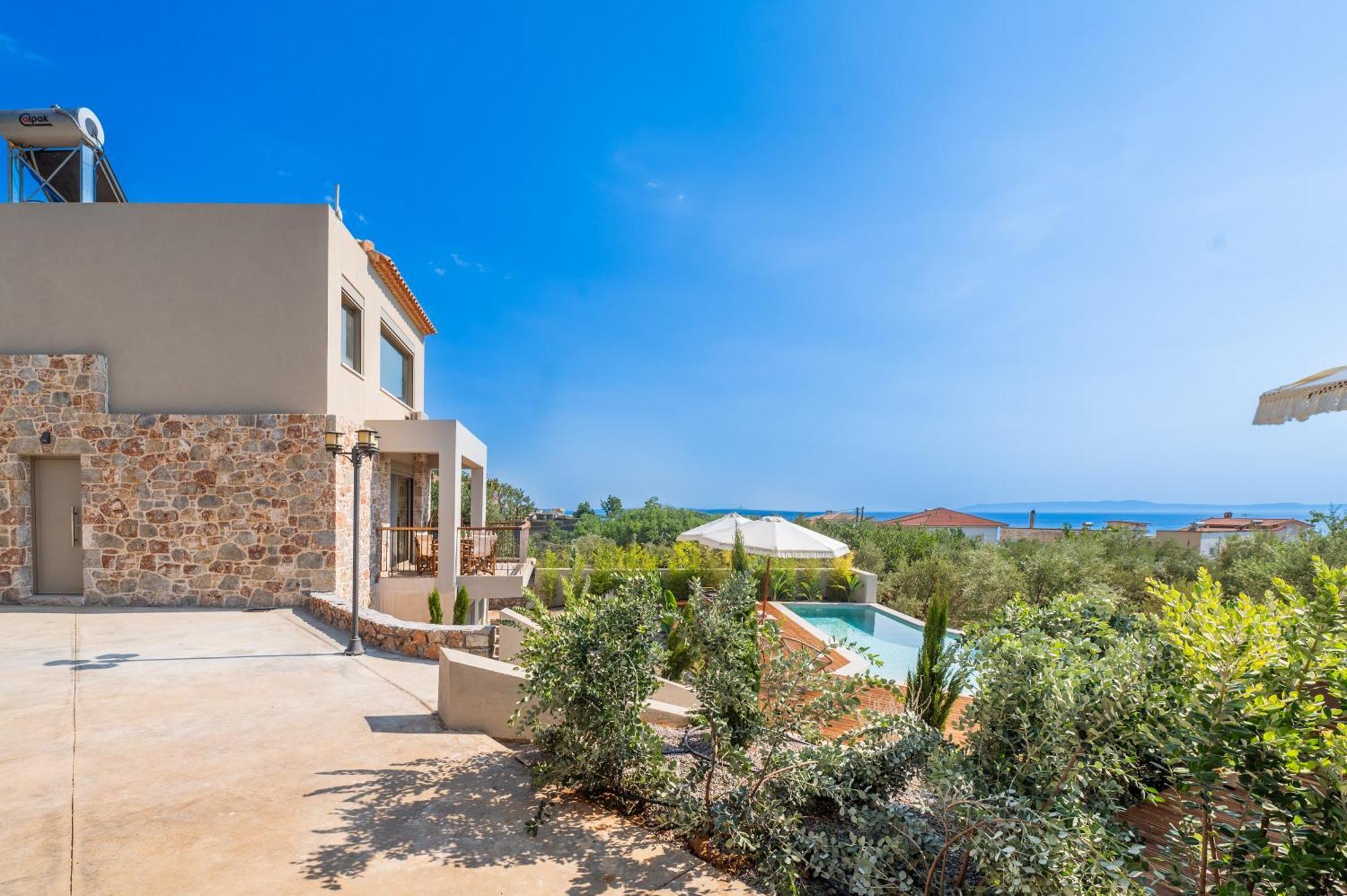 Petradi Suites كالاماتا المظهر الخارجي الصورة