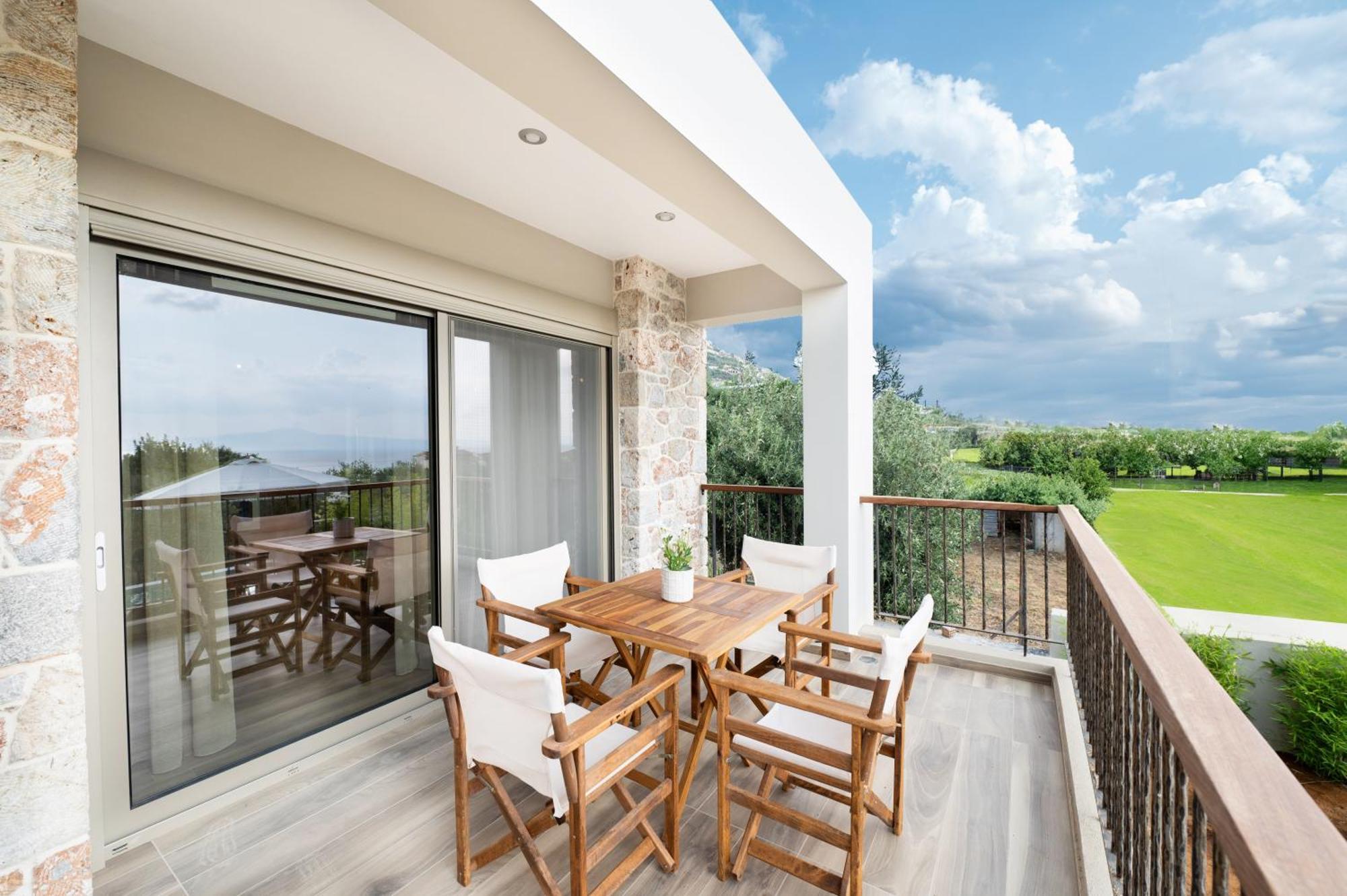 Petradi Suites كالاماتا المظهر الخارجي الصورة